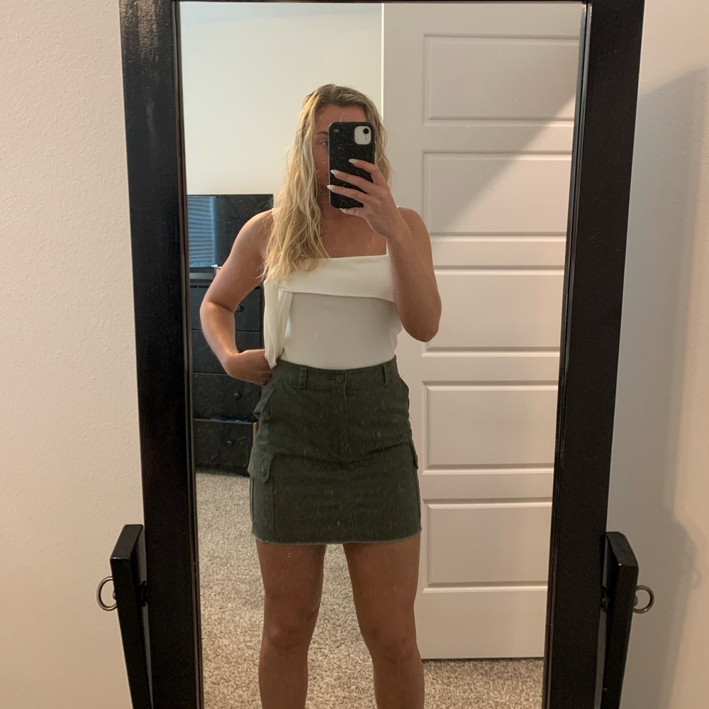 Green Forever 21 skirt size small. Barely worn. Like new!